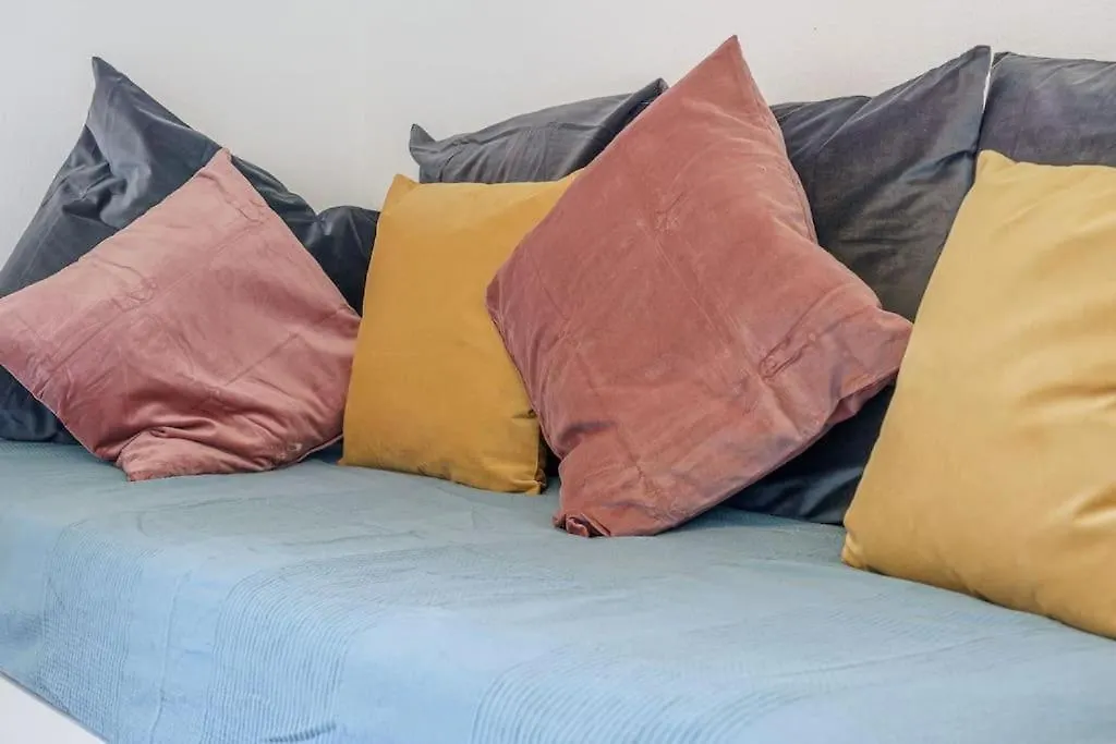 Appartement Climatise Avec Terrasse Tout Equipe A 5Min De La Gare St Charles Marseilles Apartment