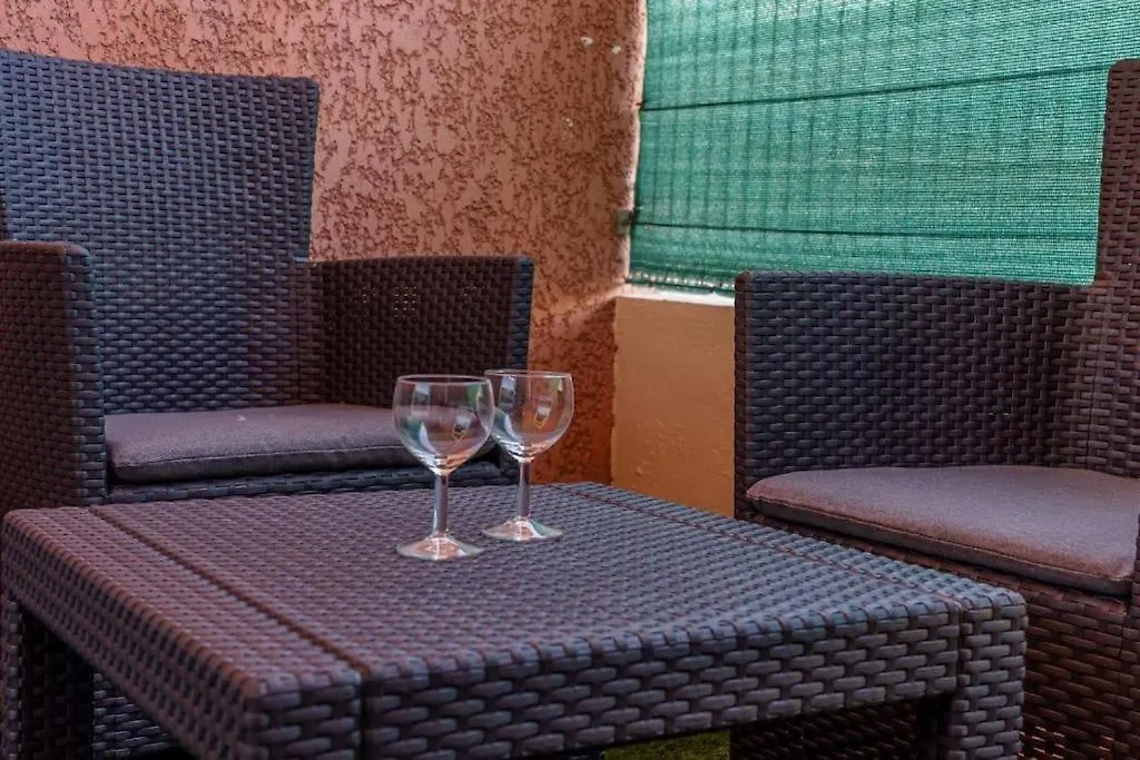 Apartment Appartement Climatise Avec Terrasse Tout Equipe A 5Min De La Gare St Charles Marseilles Frankreich